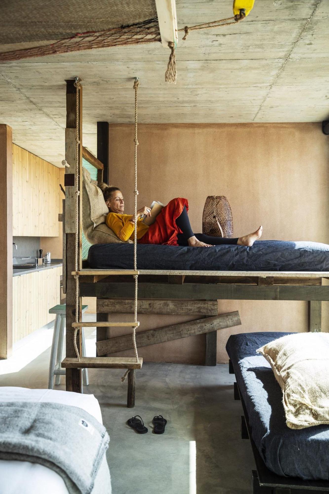 Noah Surf House Portugal Hotel Santa Cruz  Ruang foto