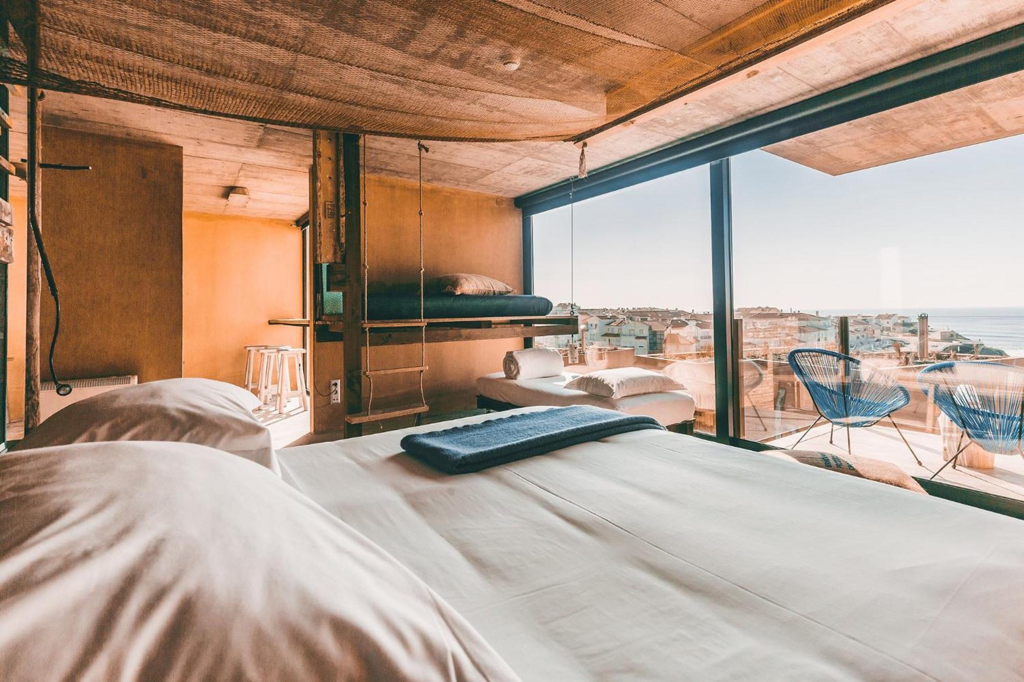 Noah Surf House Portugal Hotel Santa Cruz  Ruang foto