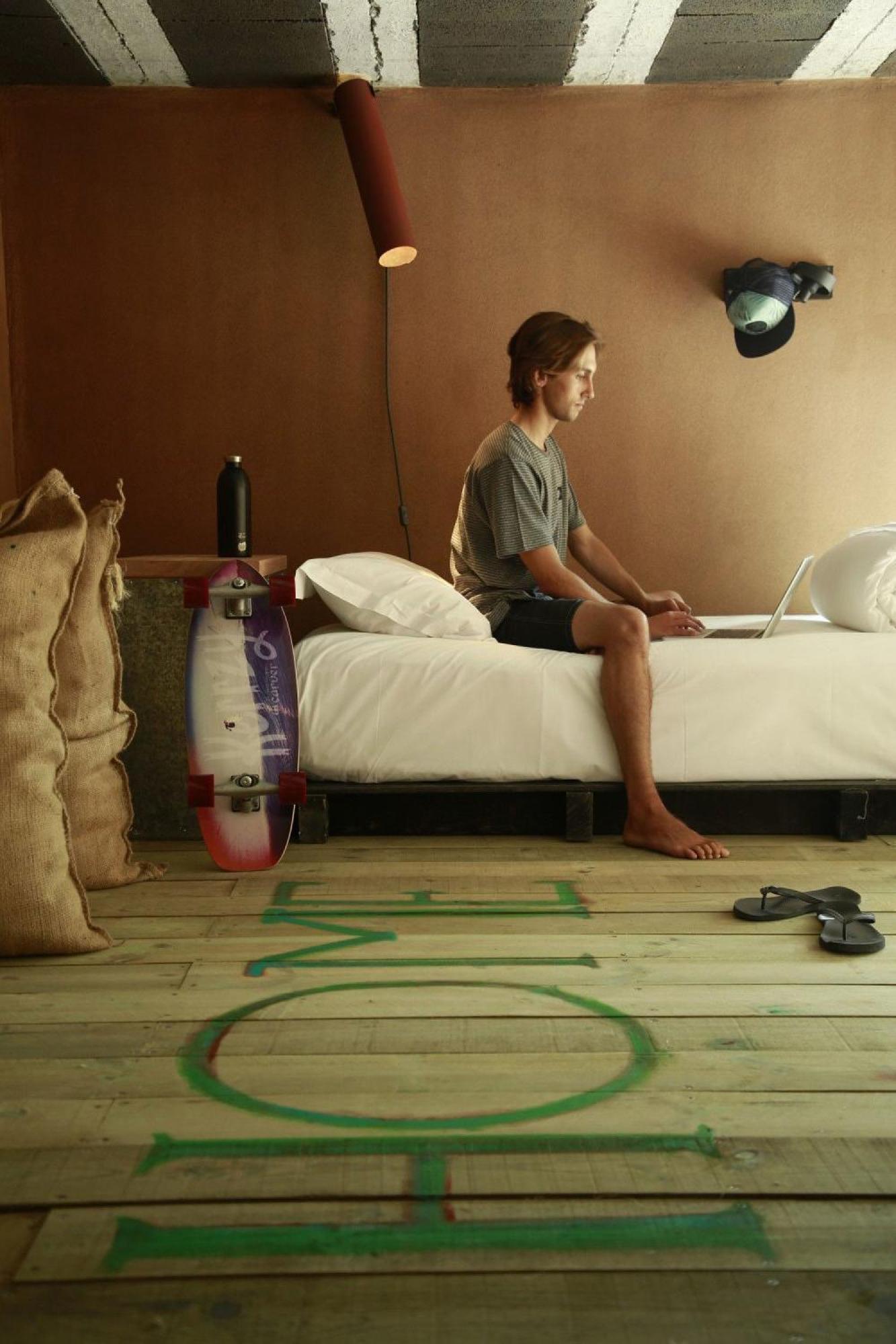 Noah Surf House Portugal Hotel Santa Cruz  Ruang foto